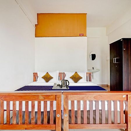 Spot On Jayesh Guest House Нашик Екстериор снимка