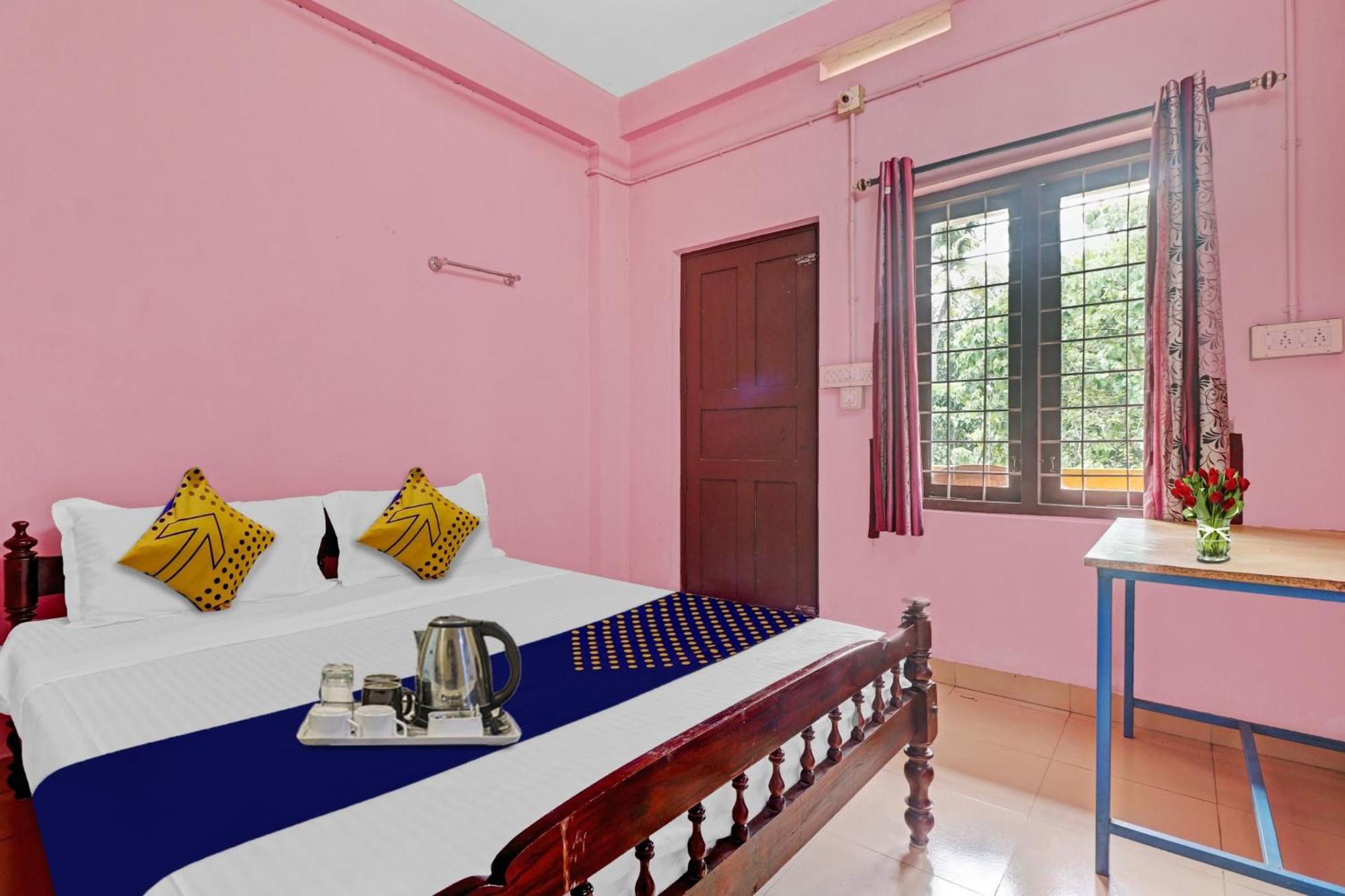 Spot On Jayesh Guest House Нашик Екстериор снимка