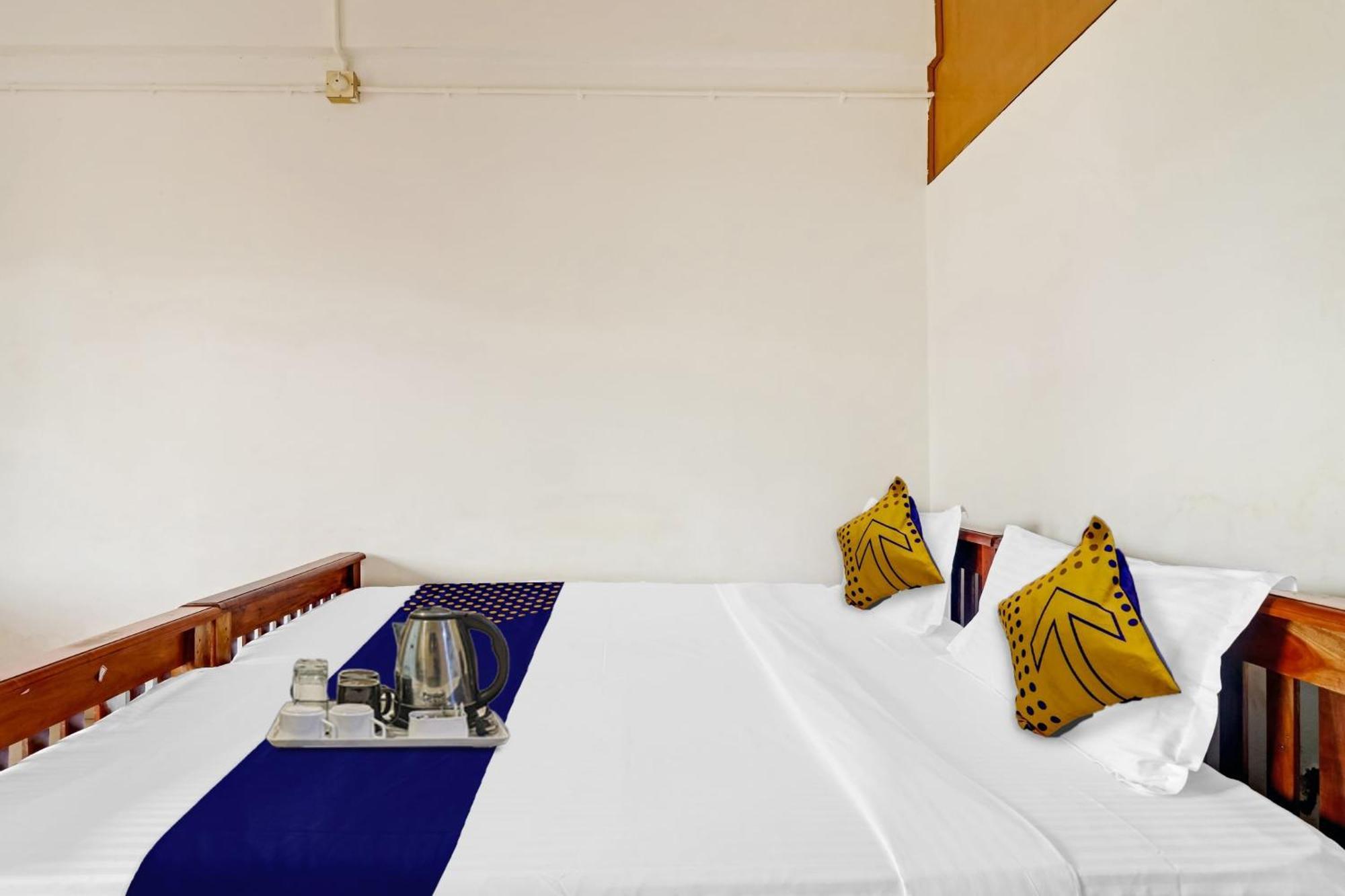 Spot On Jayesh Guest House Нашик Екстериор снимка