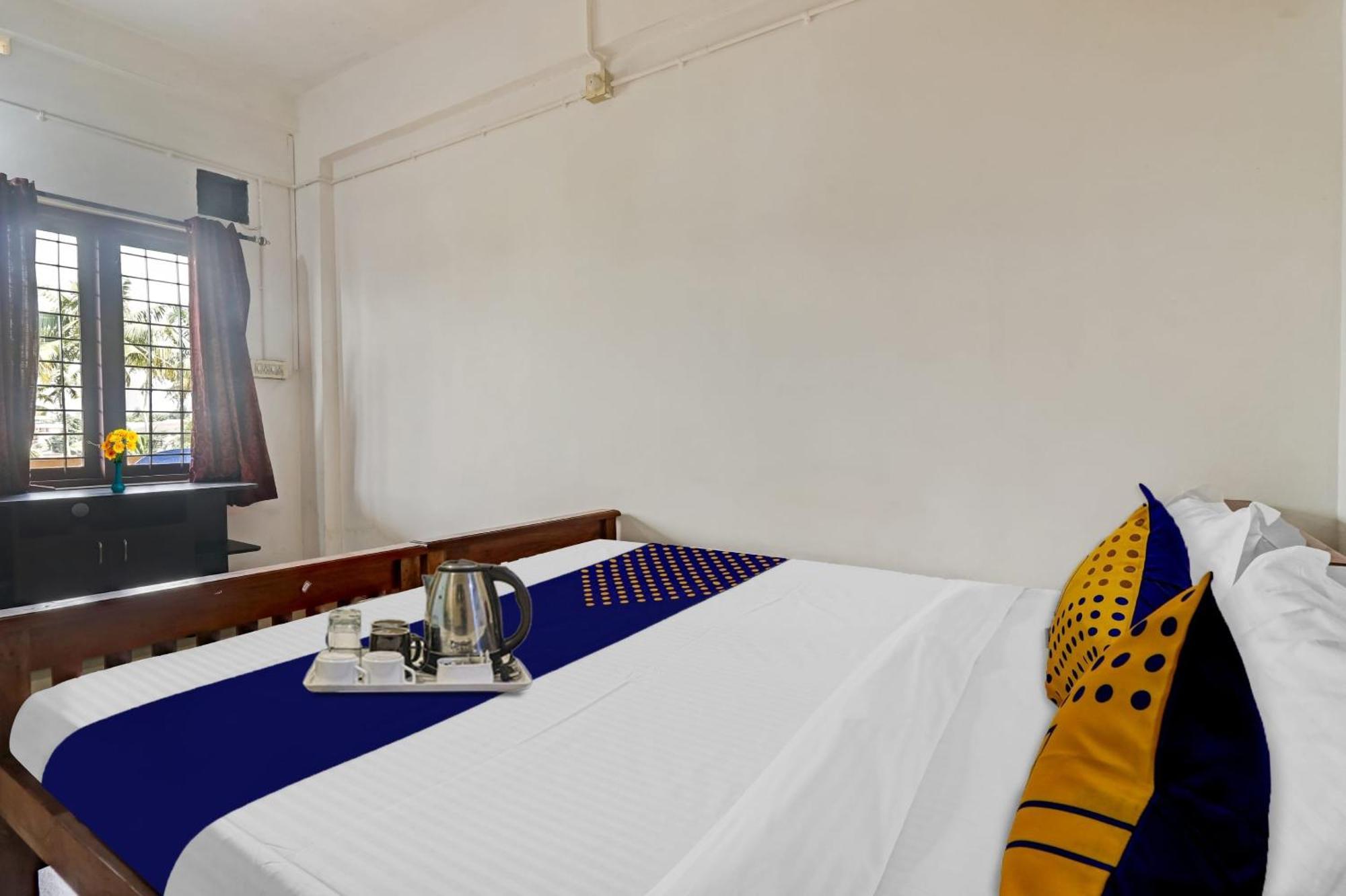 Spot On Jayesh Guest House Нашик Екстериор снимка